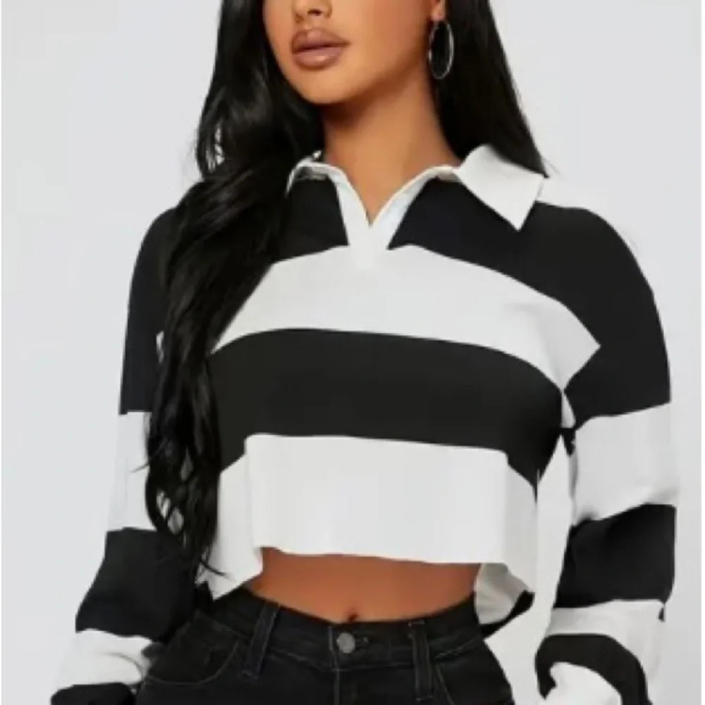 Chic Black and White Striped Crop Top - Picture 5 of 5